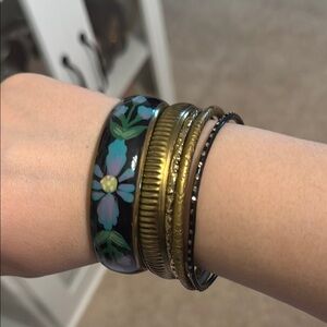 Floral Black and Gold Bangle Set